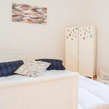 The Best Rent - Large Three Bedrooms In Милан